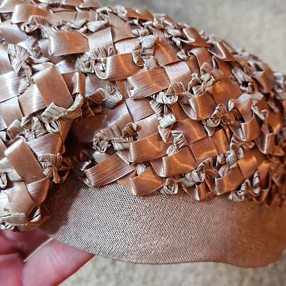 Vintage lovely grass and fabric ladies hat. Gladys & Belle NY 1940's or 50's - Picture 5 of 7